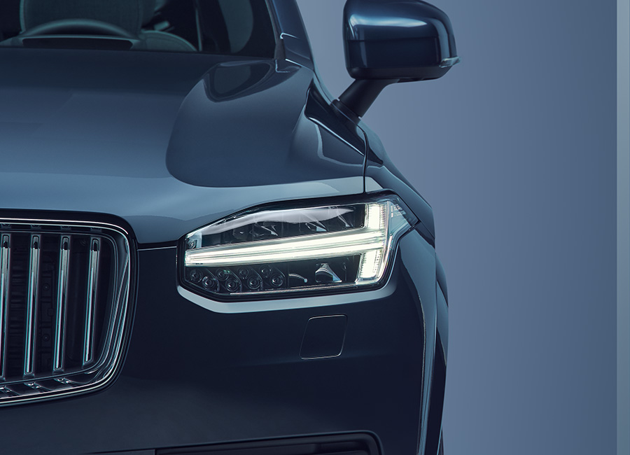 Volvo XC90 Recharge Plug-in Hybrid Thor's hammer