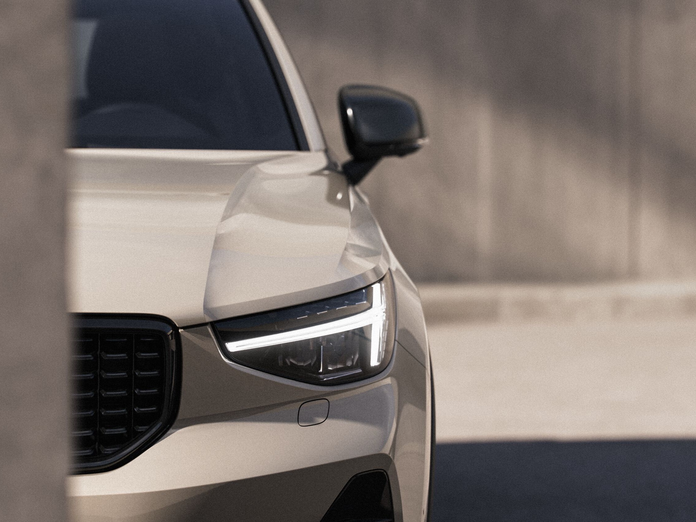 Volvo XC40 B3 B4 Mild hybrid Thor's Hamer Licht