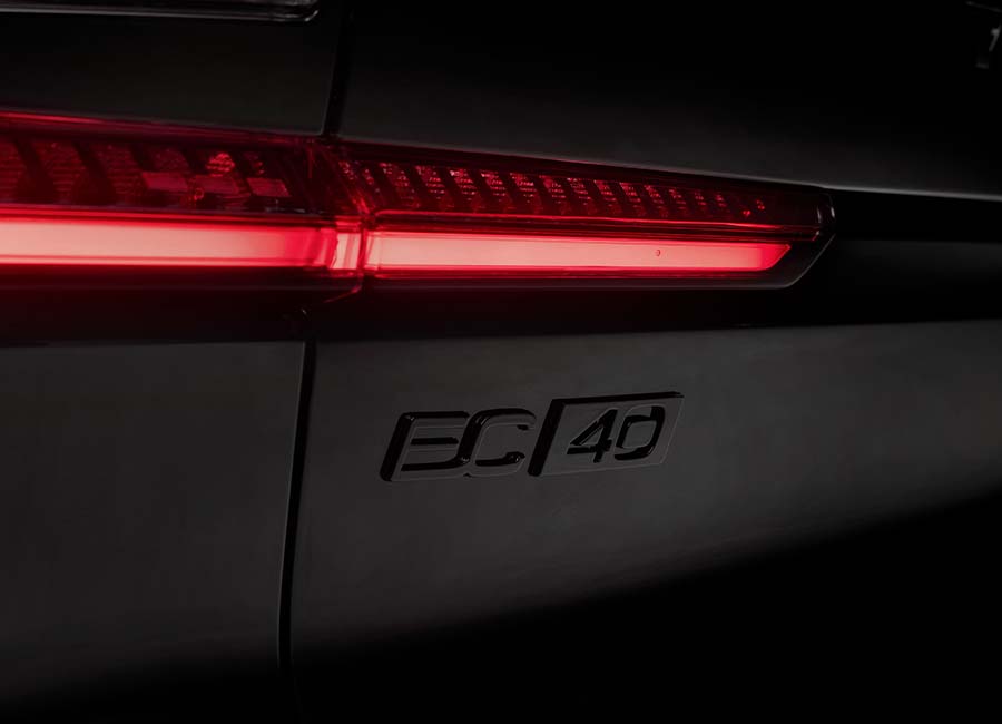 Volvo EC40 Electric Black Edition modelaanduiding