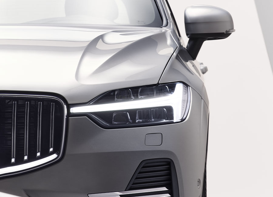 Volvo XC60 Recharge Plug-in Hybrid thor's hammer